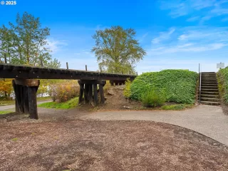 Photo #6: 161833681 Listing