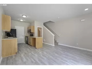 Photo #4: 162160824 Listing