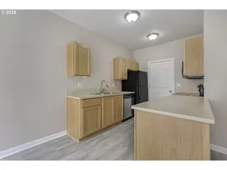 Photo #5: 162160824 Listing