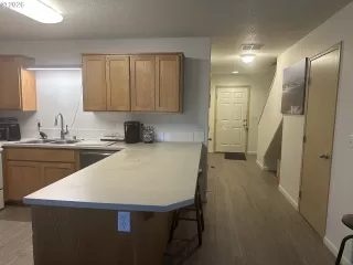 Photo #4: 162258578 Listing 