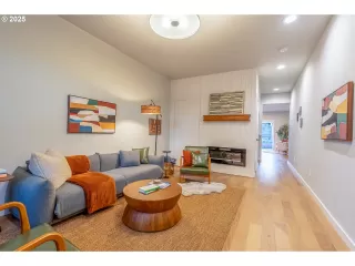 Photo #5: 162372468 Listing 