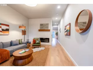 Photo #6: 162372468 Listing 