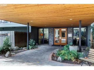 Photo #1: 162480418 Listing