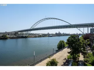 Photo #2: 162494602 Listing