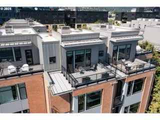 Photo #3: 162494602 Listing