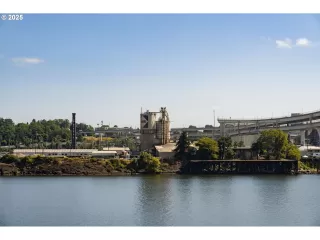 Photo #4: 162494602 Listing