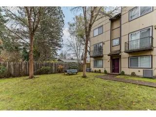 Photo #6: 162547557 Listing