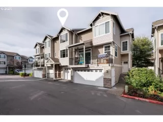 Photo #4: 162629499 Listing