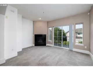 Photo #6: 162629499 Listing