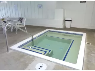 Photo #4: 162650936 Listing 