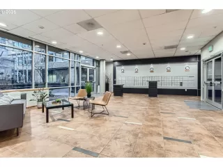 Photo #5: 163079845 Listing