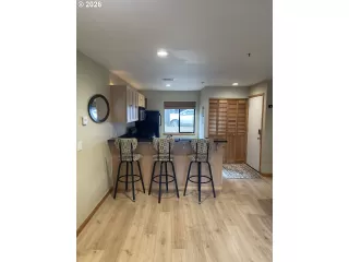 Photo #5: 164568136 Listing 