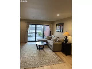 Photo #6: 164568136 Listing 