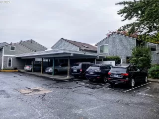 Photo #4: 164695420 Listing