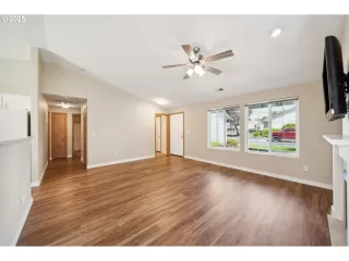 Photo #1: 164830400 Listing