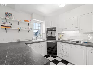 Photo #4: 165072986 Listing 