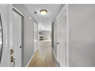 More Details about MLS # 165182108 : 681 SE 148TH AVE