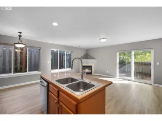 Photo #2: 165182108 Listing 