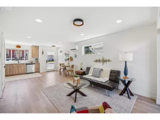 Photo #3: 165189094 Listing 