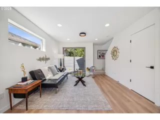 Photo #5: 165189094 Listing 