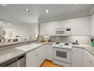 Photo #1: 165634711 Listing