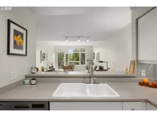 Photo #2: 165634711 Listing