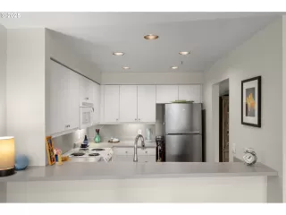 Photo #3: 165634711 Listing