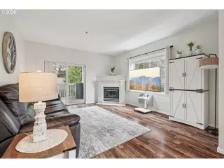 Photo #6: 166490957 Listing