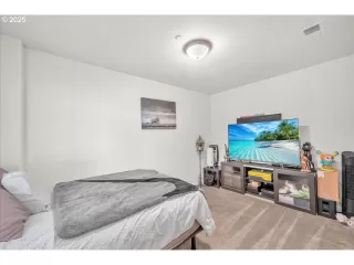 Photo #2: 166641864 Listing 