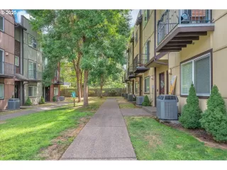 Photo #5: 166641864 Listing 