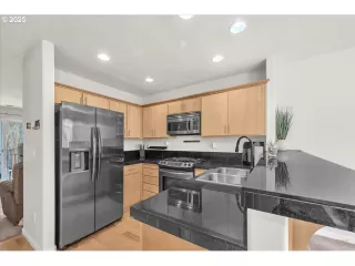 Photo #6: 166641864 Listing 