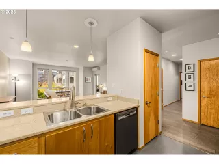 Photo #1: 166659716 Listing 