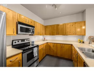 Photo #3: 166659716 Listing 