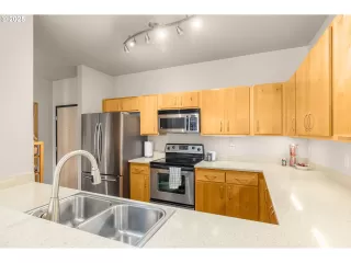 Photo #6: 166659716 Listing 