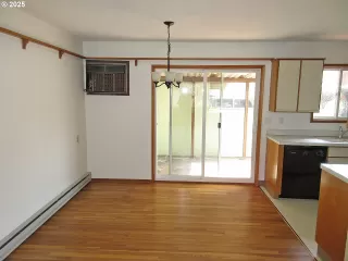 Photo #5: 166782328 Listing 