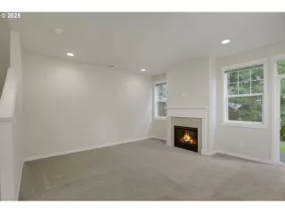 Photo #4: 167237455 Listing