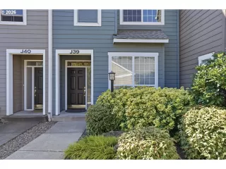 Photo #2: 167377182 Listing