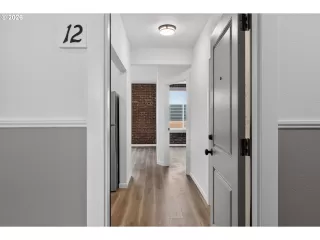 Photo #3: 167525066 Listing