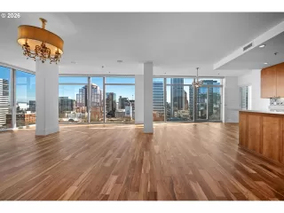 Photo #5: 167710849 Listing