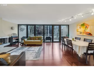 Photo #5: 167846977 Listing