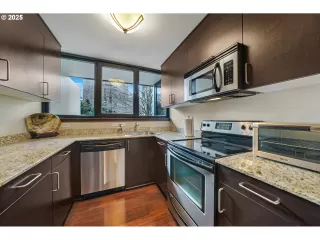 Photo #6: 167846977 Listing