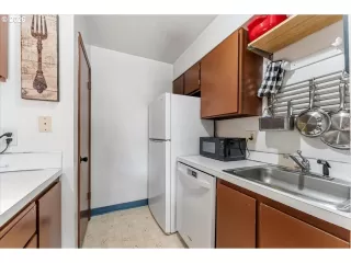 Photo #5: 168148183 Listing