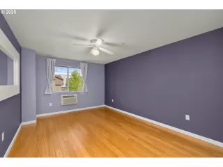 Photo #5: 168412556 Listing