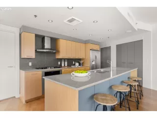 Photo #5: 168471753 Listing 