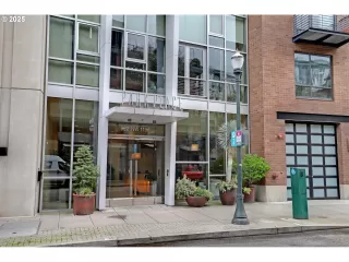 Photo #2: 168493572 Listing