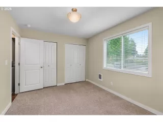 Photo #4: 168826831 Listing 