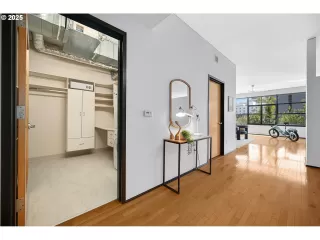 Photo #2: 169283947 Listing