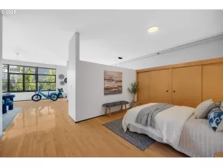 Photo #6: 169283947 Listing