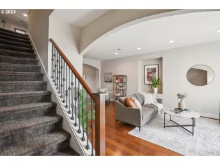 Photo #1: 169321406 Listing 