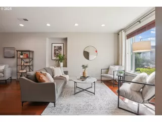 Photo #2: 169321406 Listing 